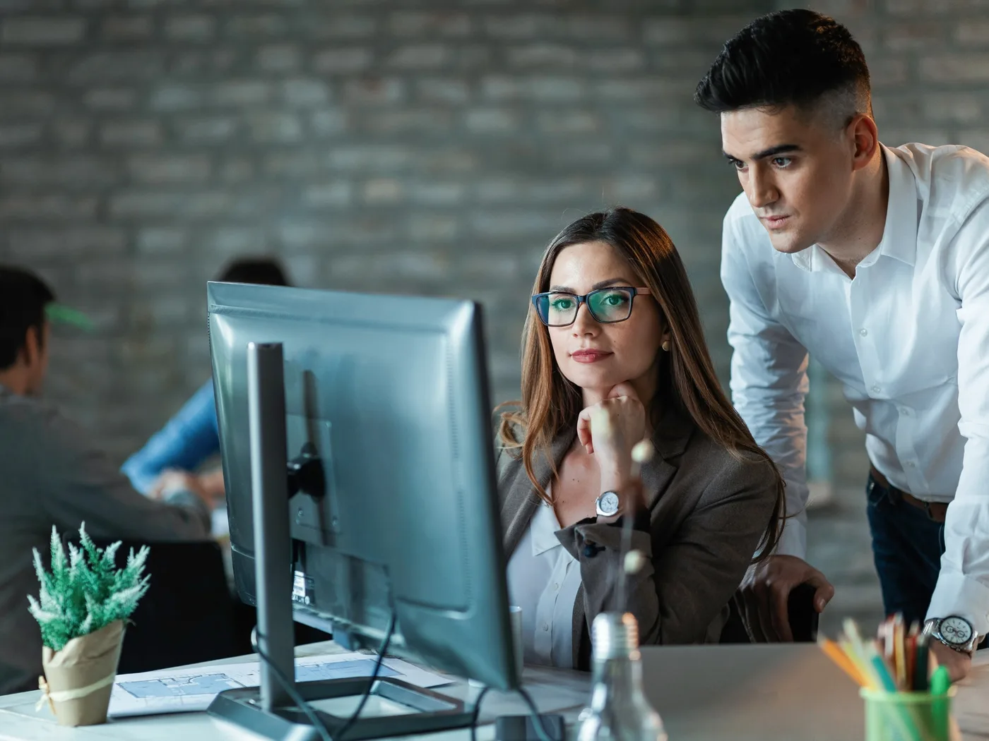 UAT coordinator helping business users