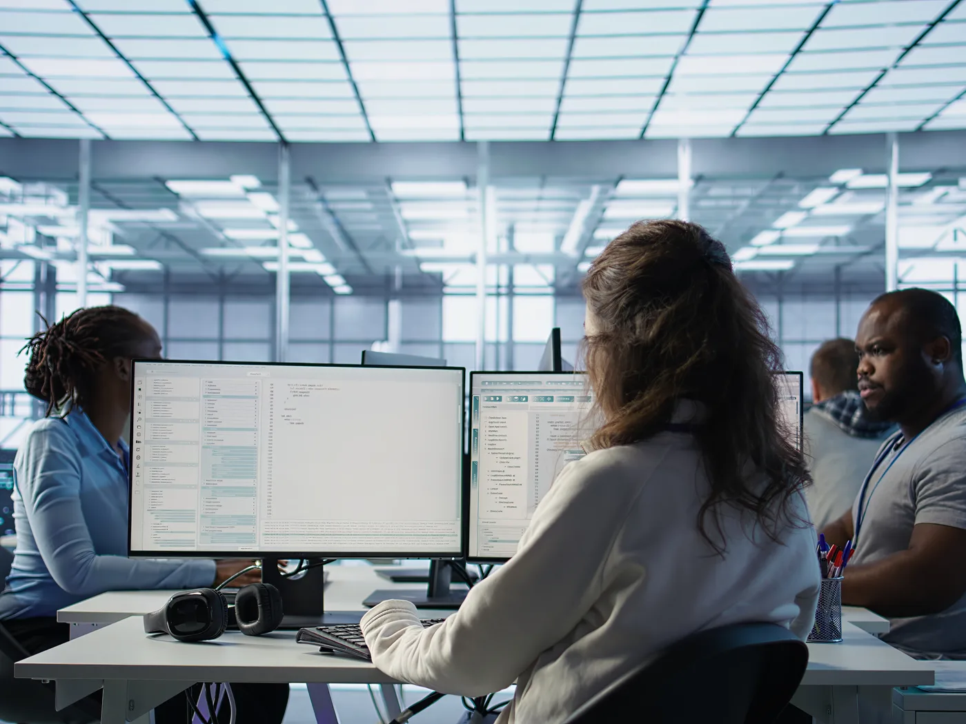 Team monitoring systems in operations room
